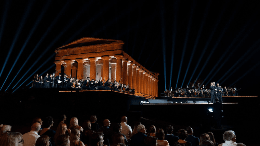 Il Volo In the Valley of the Temples